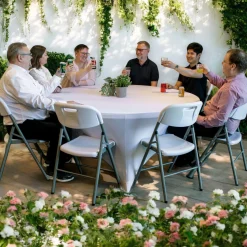 American Ø180 cm m. 8 klapstole