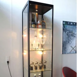 Glasvitrine Allum m/låsbar skab