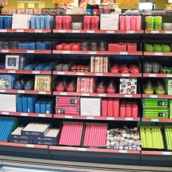 Hyldeforkant 26x885mm, flad m.tape, klar