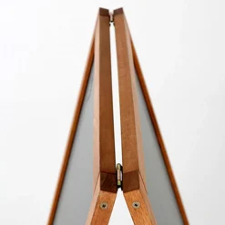 Kridttavle A-skilt høj, mørk træ