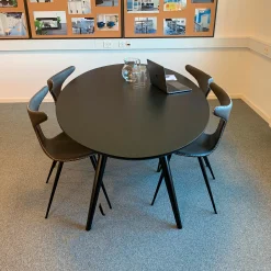 Mødesæt Eclipse bord + 4 stole