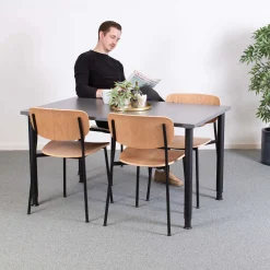 Oporto Santo stol, Eg