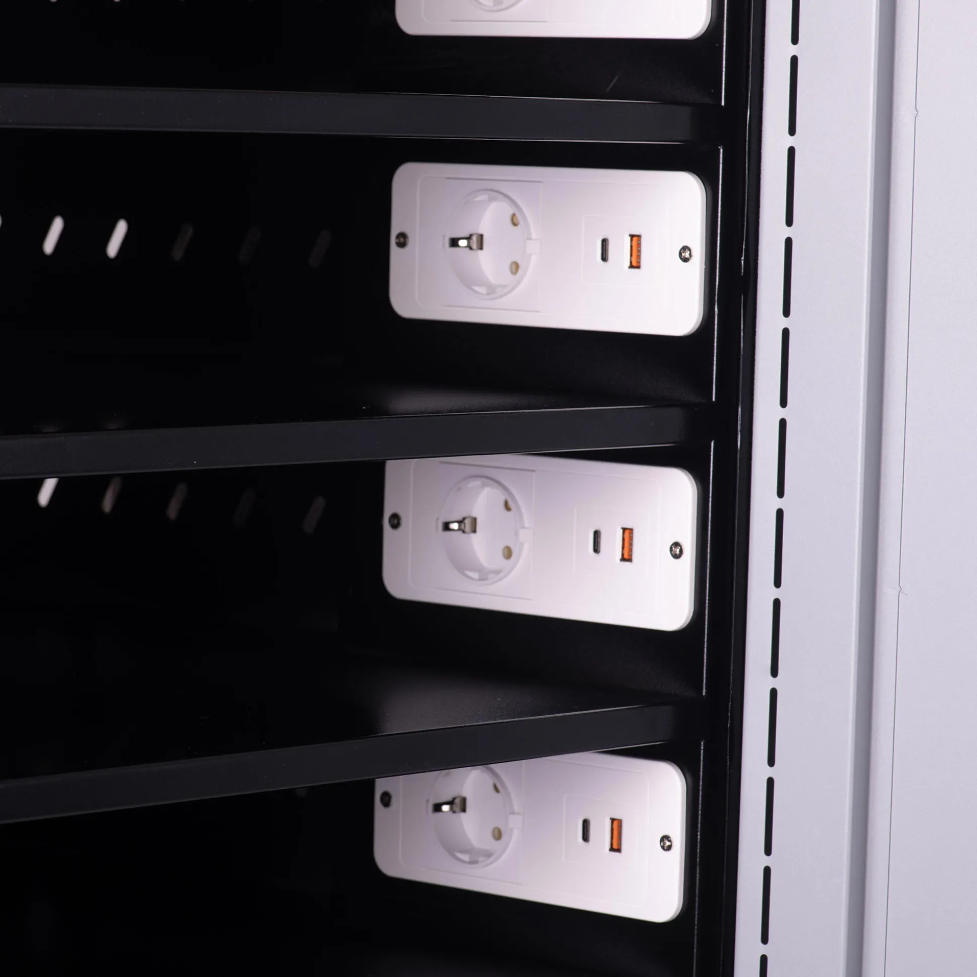 PC-Ladeskab med 10 rum, på hjul